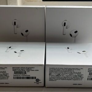 Apple Wireless Earbuds with Charging Case